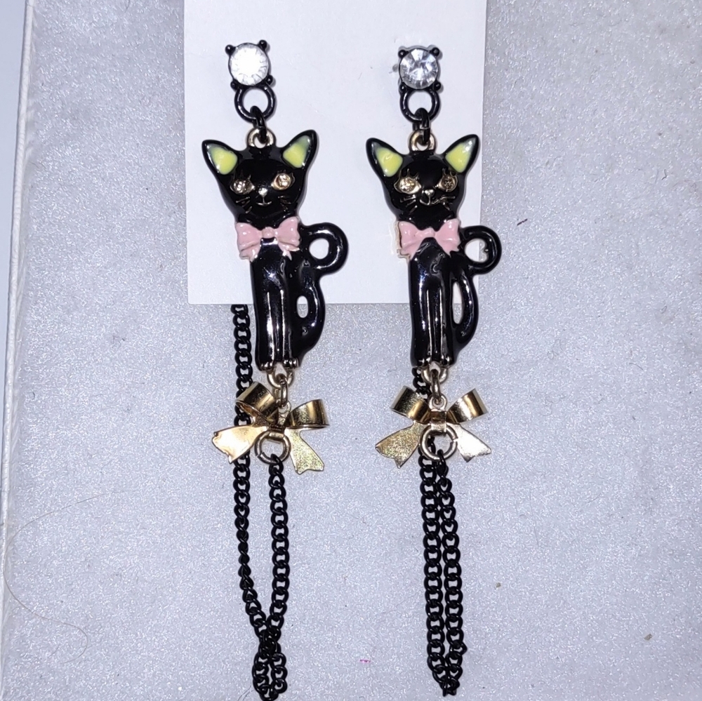 Black Cat Pink Bowtie Dangle Chain Earrings - Picture 12 of 13